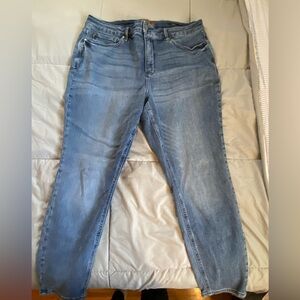 Judy Blue Main Squeeze 18W Medium Wash Straight Leg Jeans